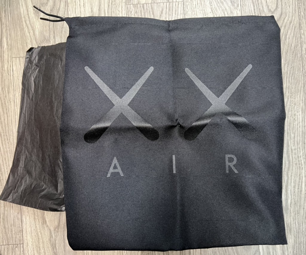 mpox.ru - Кроссовки Nike Air Jordan 4 Retro Kaws