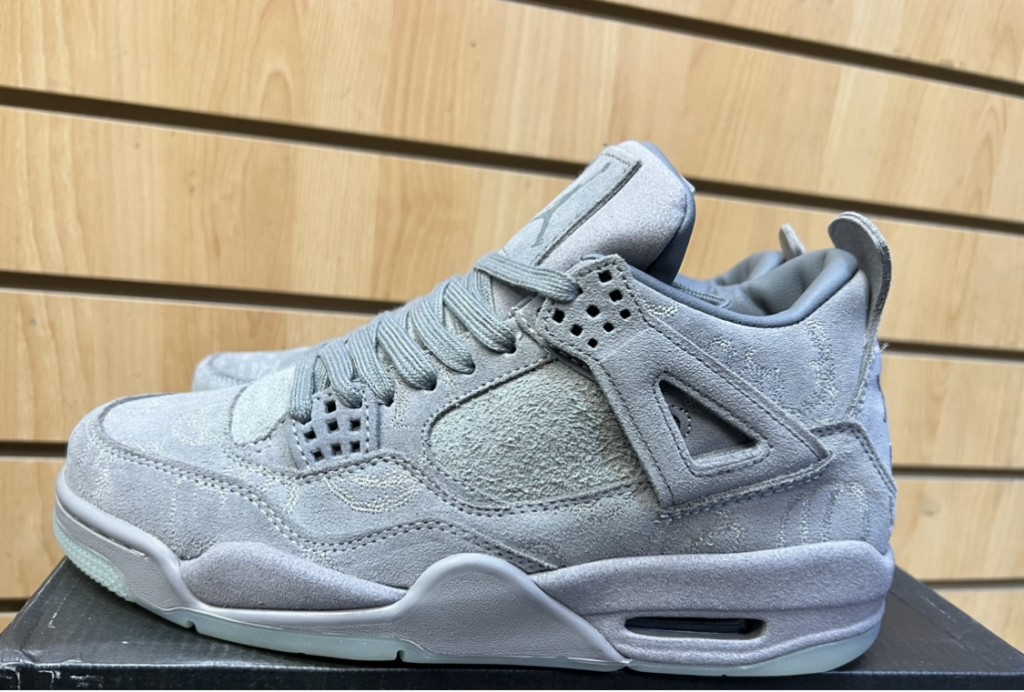 mpox.ru - Кроссовки Nike Air Jordan 4 Retro Kaws